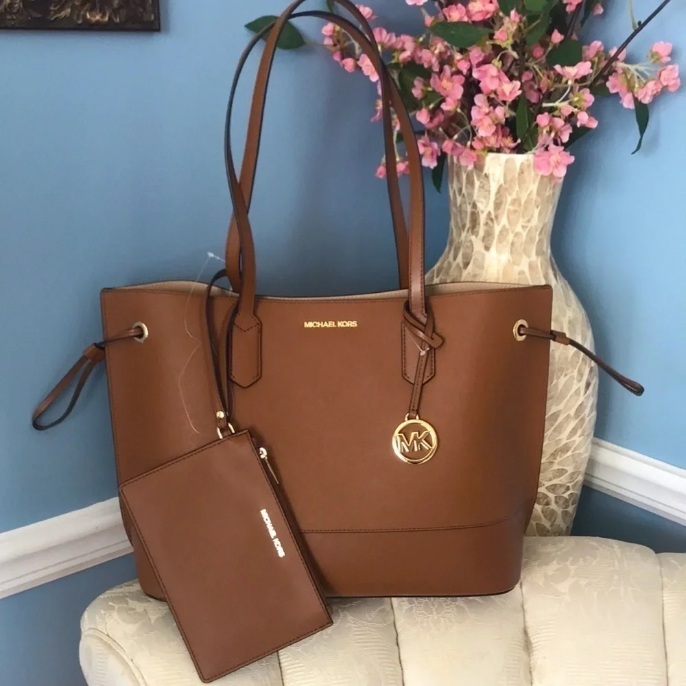 Brand New Michael Kors Leather Lg Drawstring Tote